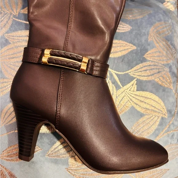 Brown Boots for Women 6 1/2 - Picture 5 of 7